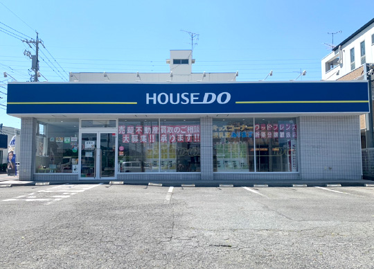 店舗にはキッズコーナーと授乳室を完備しています。お子様連れでも安心してご来店いただけます。