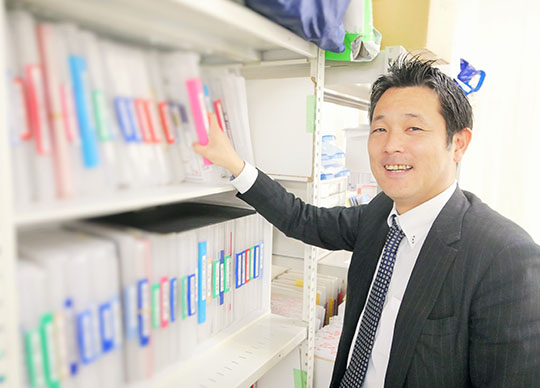 統括部長 川床 典久