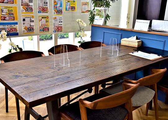 プライバシーに配慮した落ち着いた空間で、住まいのご相談をじっくり承ります。経験豊富なスタッフが親身になってサポートします。